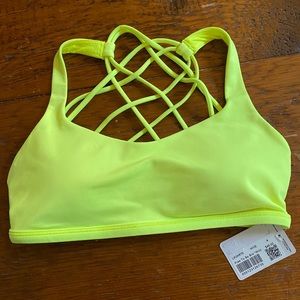 Lululemon free to be size 4 sports bra